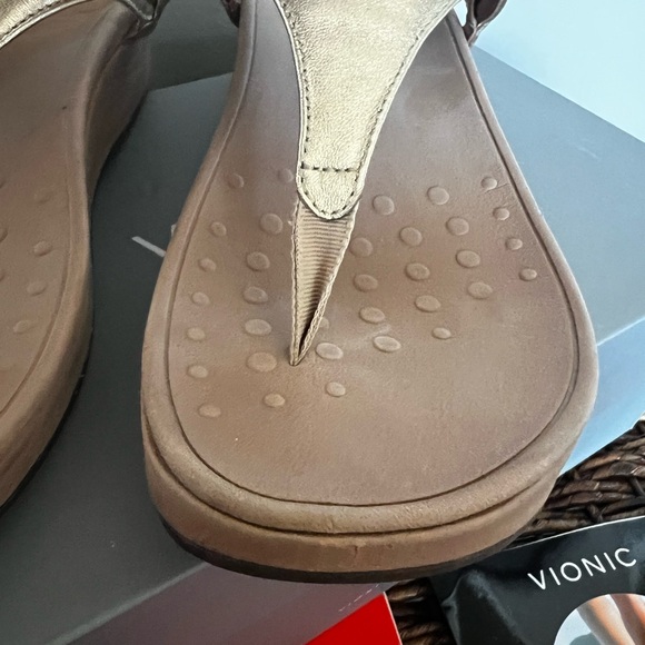 Size 7 (wide) Vionic Gold sandals. - Picture 3 of 11